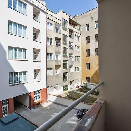 Oli Apartment Prag Exteriör bild