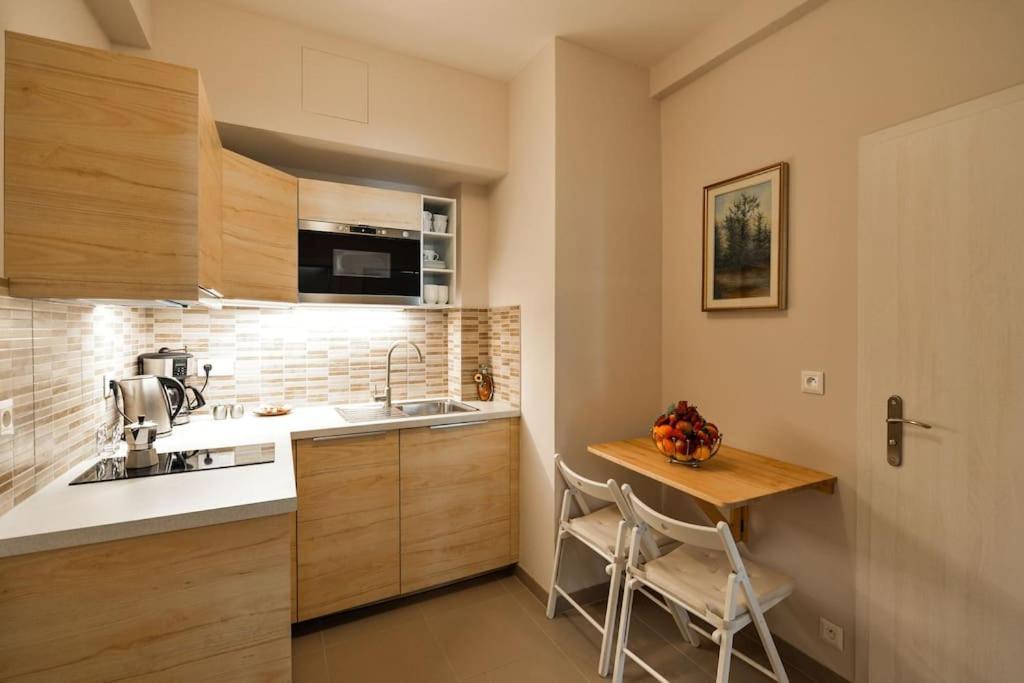 Oli Apartment Prag Exteriör bild